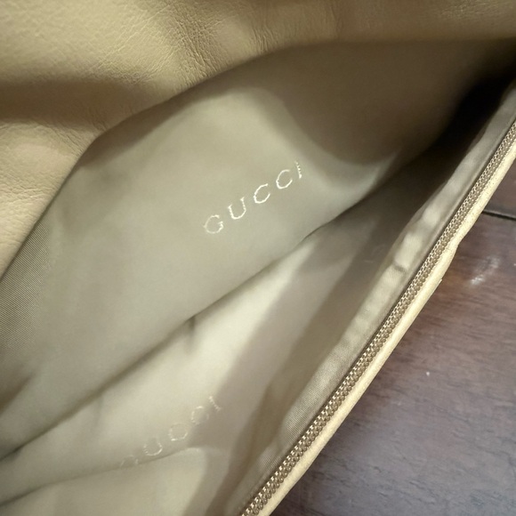 Gucci Cream Shoulder Bag with Bamboo Handle - Picture 11 of 15